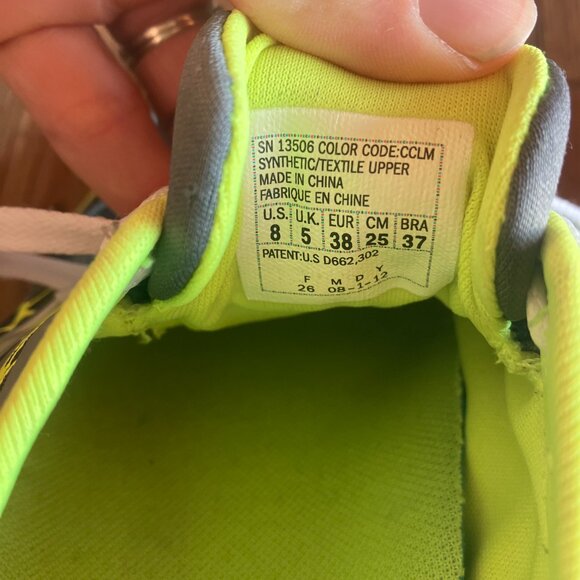 Women's Size 8 Skechers Go Run Sneakers Green Gray Running Walking - Picture 3 of 7